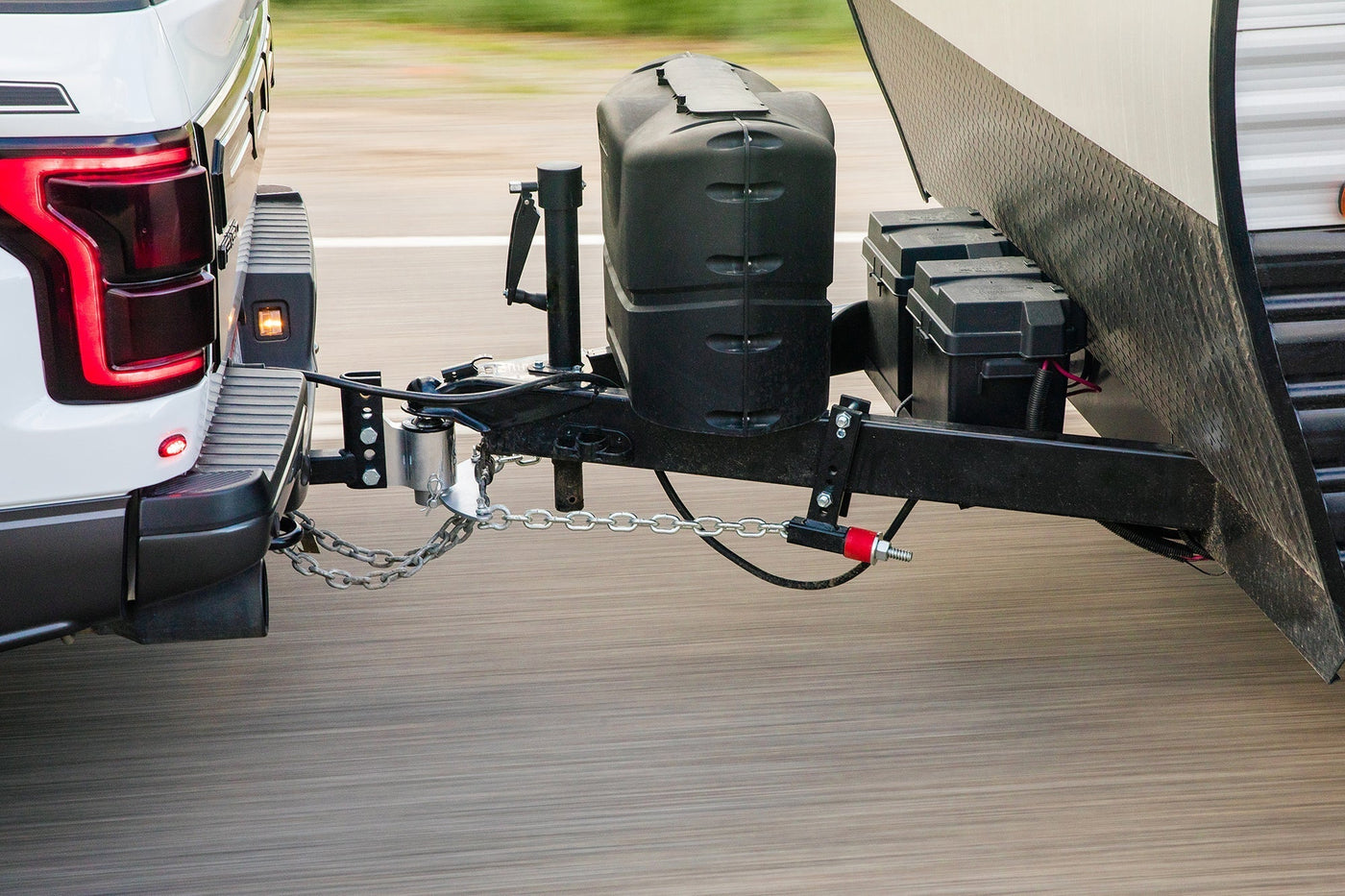 Weight Distribution Hitch Explained: Do You Need One?