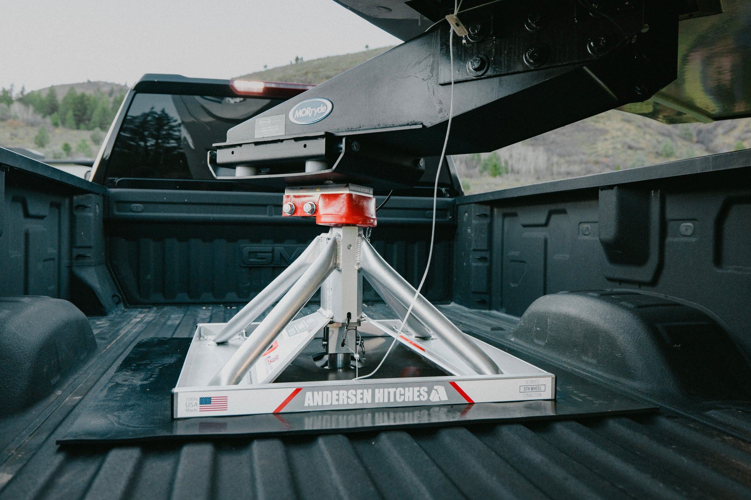 Andersen Hitches Ultimate 5th Wheel Connection 3220 with Anti Slip Kit on a truck bed.