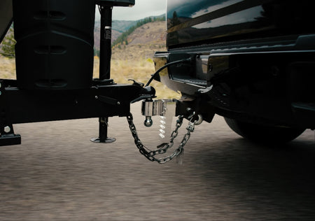 Standard Rapid Hitch Towing a trailer