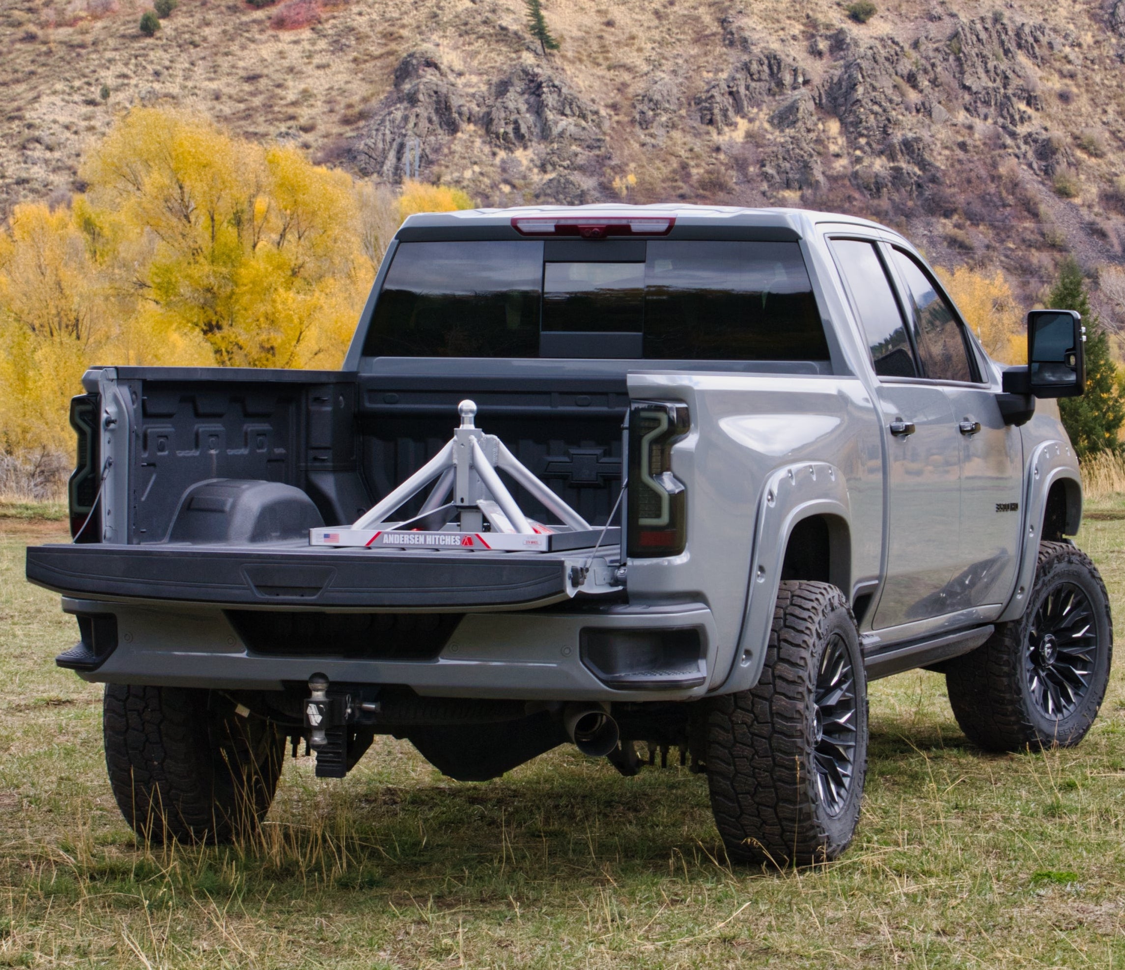 Ultimate 5th Wheel Connection in the back of a truck by itself.